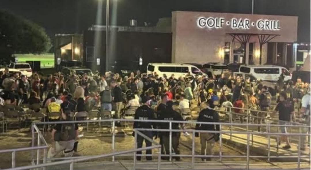 rudolfhenryk5's tweet image. 🚨 NEW: Texas authorities swept into a nightclub with a major enforcement operation and emerged with 150 individuals in custody — including almost 30 members of a violent Venezuelan gang attempting to blend into the crowd.

Officers recovered weapons, narcotics, cash — the whole…