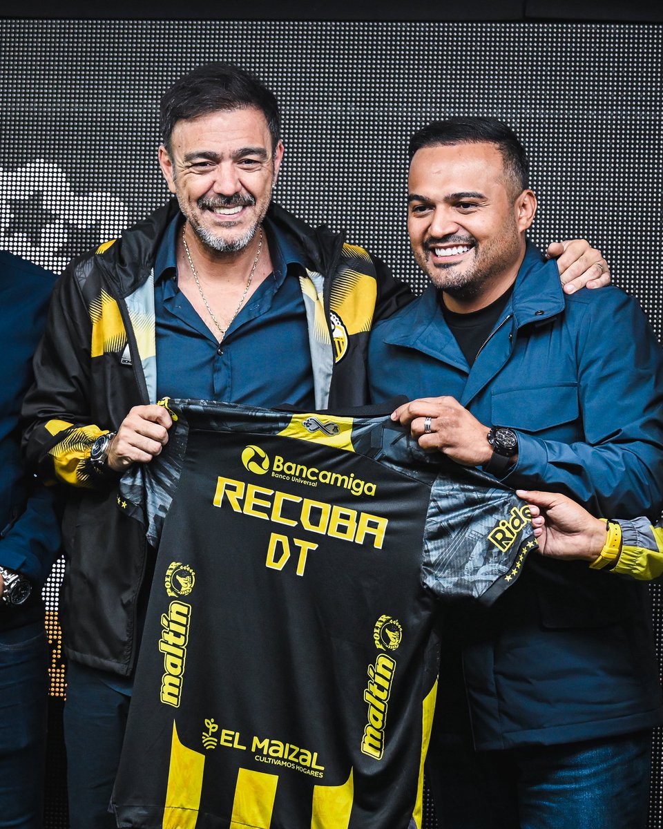 Bienvenido Álvaro Recoba 🇺🇾 
Debutó con 17 años en Danubio 🇺🇾 
A los 21 fichó con Inter Italia 🇮🇹 con 65 goles en Europa, ganando 2 Scudettos, 2 Copa Italia, 2 supercopa, 1 Copa UEFA y 1 Copa America
Gracias por aceptar este reto de <a href="/DvoTachira/">Deportivo Táchira FC</a>