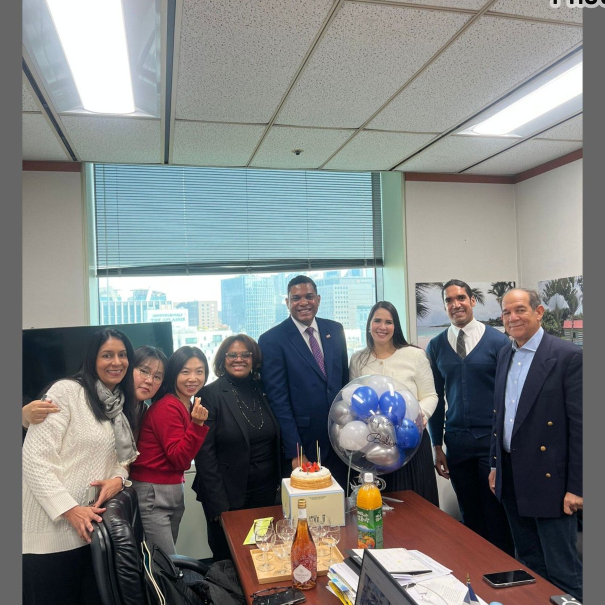 RDenCorea's tweet image. La Embajada de RD en Corea felicita a nuestros colaboradores que cumplen años este mes: Bolívar Batista, Nelson Ortega y Songhee Elena. Agradecemos su dedicación y valioso aporte a la misión. Les deseamos salud, motivación y un nuevo año lleno de propósitos