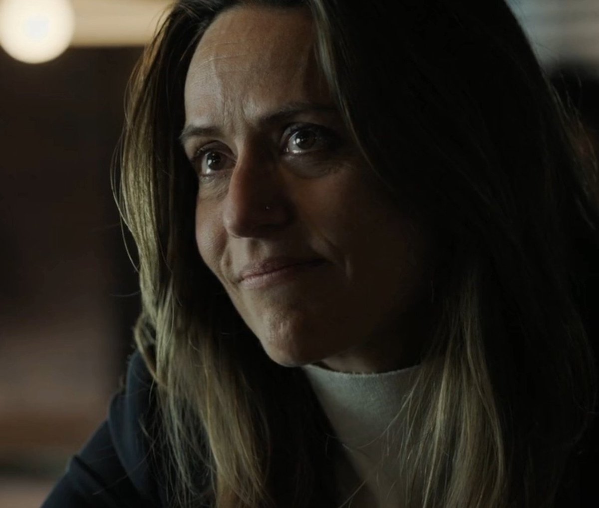 justlivmarie's tweet image. Ok, but: 
Here&apos;s Raquel, thinking she&apos;s broken beyond repair. That there&apos;s nothing loveable about the woman she&apos;s become. 
And here&apos;s Sergio, not quite able to conceive that the woman in front of him is more than a name in a file, a pond in his game. She&apos;s real. She&apos;s everything.