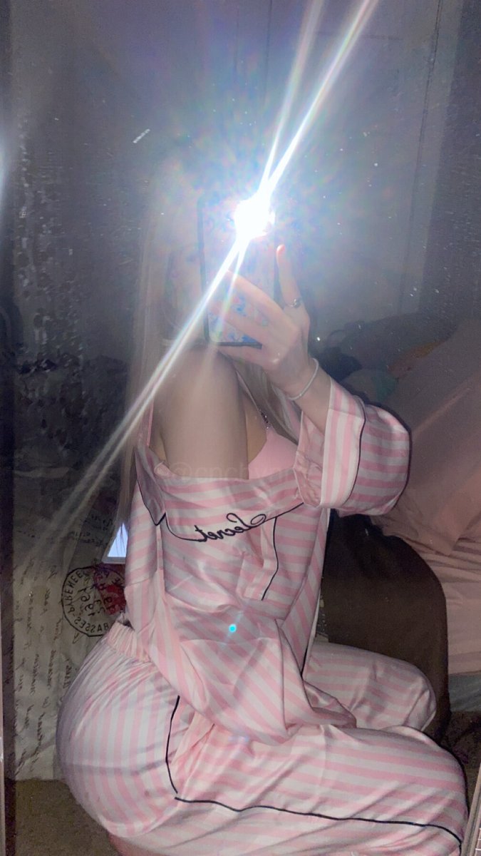 Strawbvnnyx 🩷 tweet media