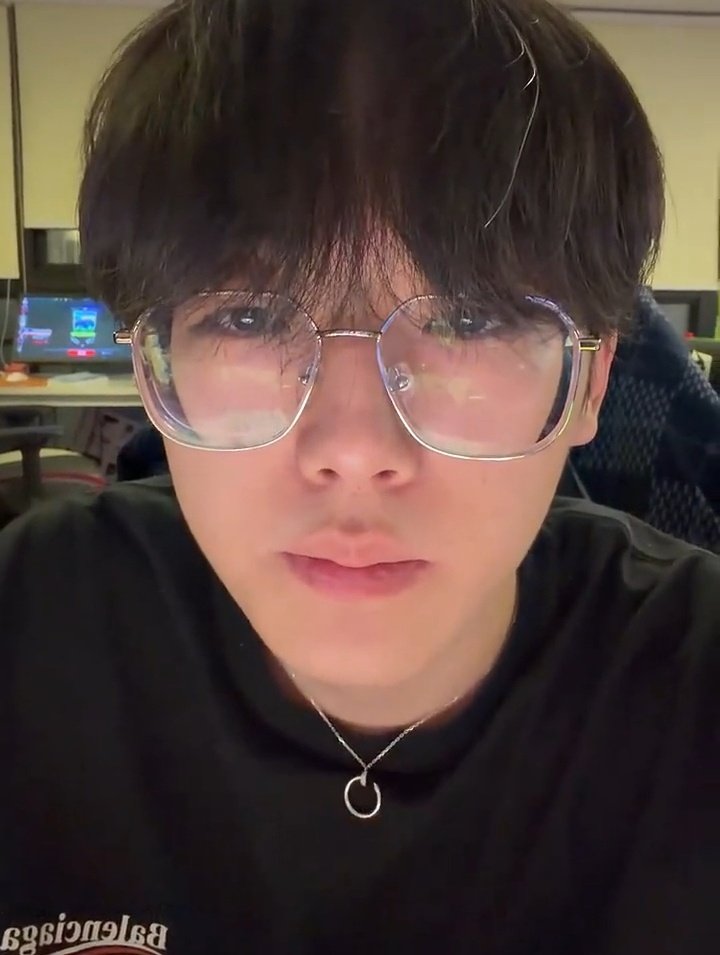 smoguive's tweet image. 🤍🐈‍⬛