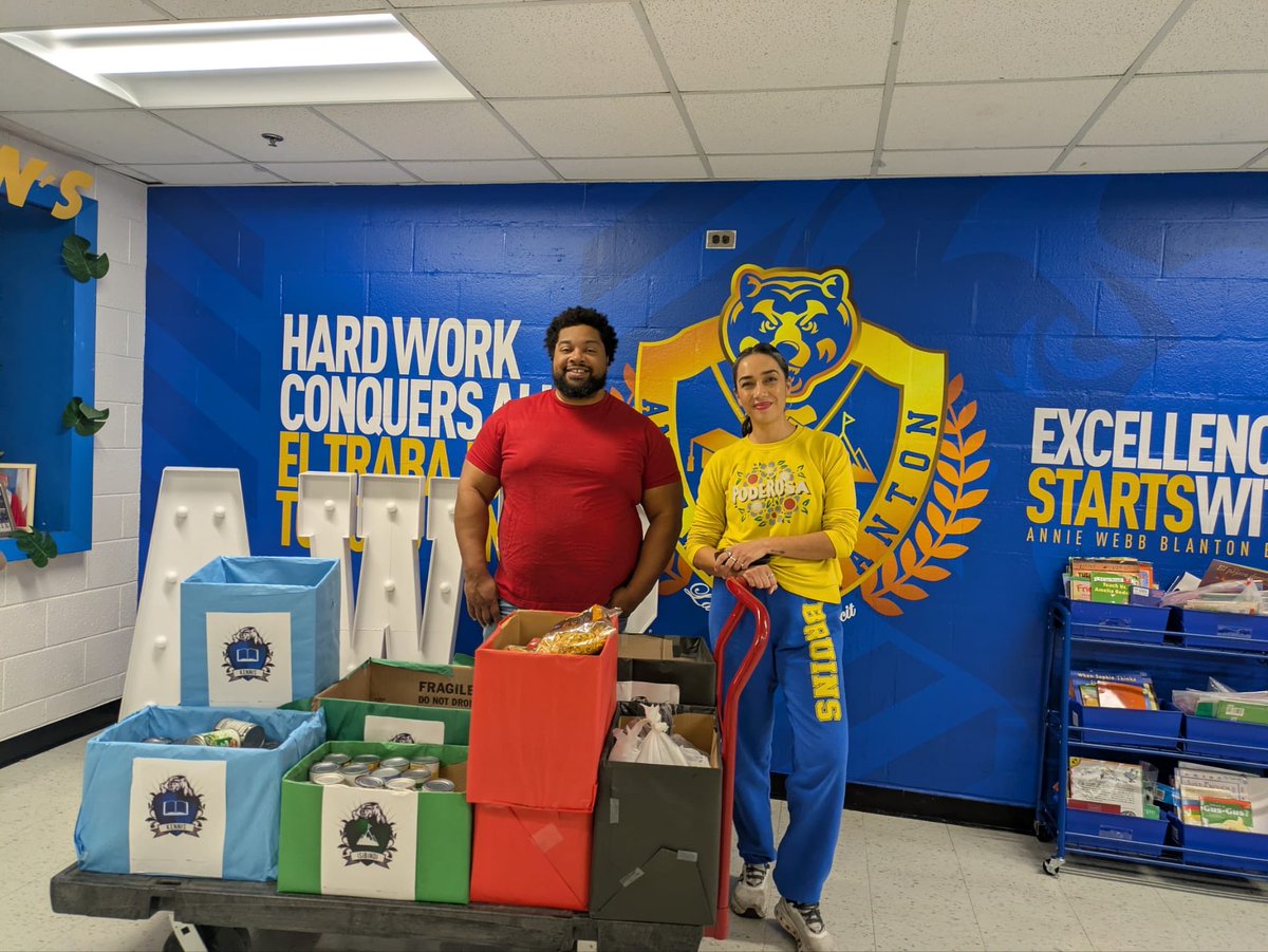 BlantonBruins's tweet image. Today was an amazing day! Starting off, we were able to donate Thanksgiving food to Pivot Church. We had so many students rep their houses and donate!!! We are so proud of our Bruins for making our community a better place. Acts of service and gratitude is the Bruin way! ❤️🖤💚💙