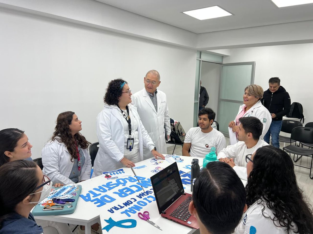 IMSSagsOficial's tweet photo. 💚🦅Titular del #IMSSAguascalientes, doctor Misael Ley Mejía encabezó el recorrido de supervisión de avances de obras, surtimiento de recetas y atención médica de la UMF No. 7. https://t.co/2rnlXa5Npy