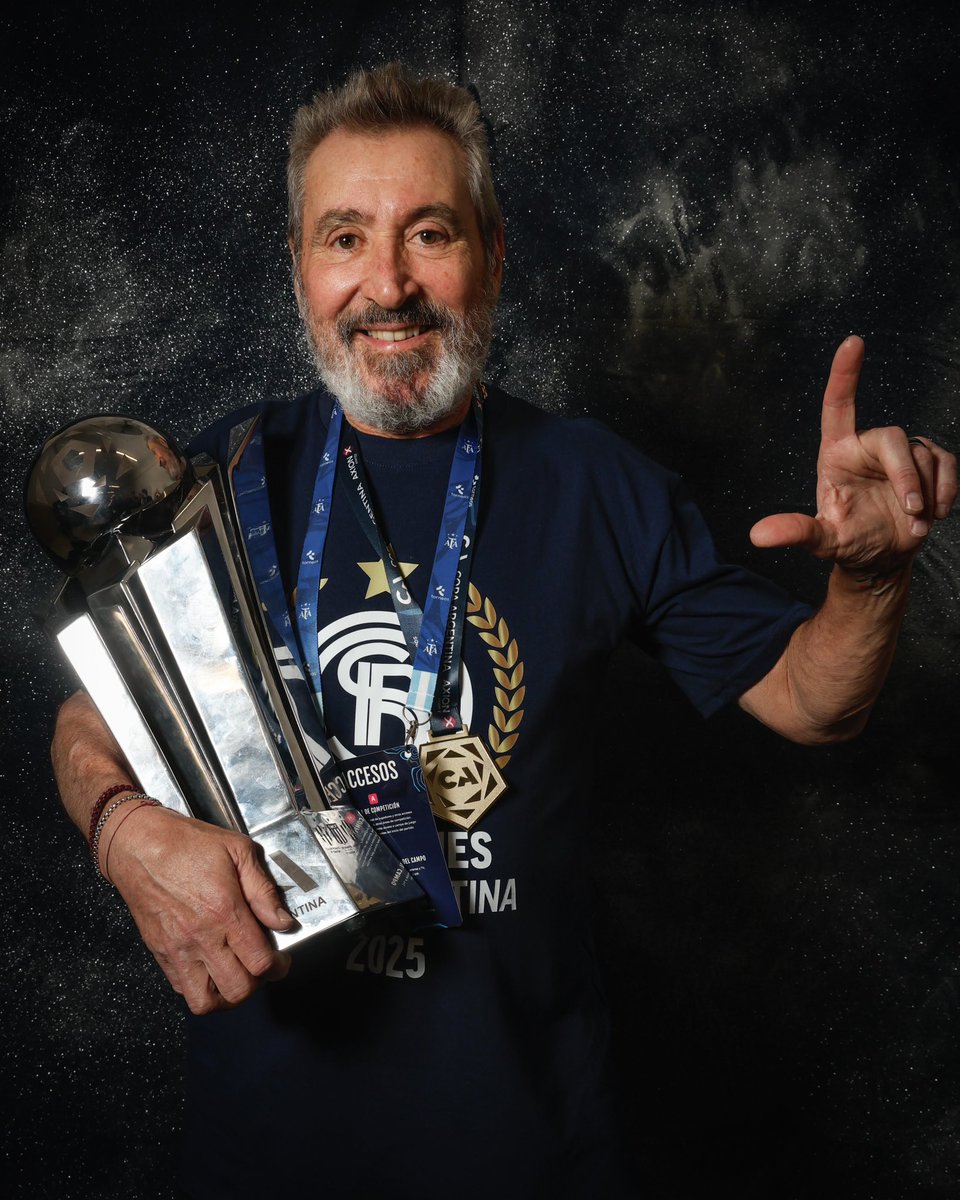 AnaIyticsCSIR's tweet image. #independienterivadavia | Daniel vila en @picadotv_ sobre Villa.

🗣️ “Nunca hablamos de que se va, ni apareció ninguna oferta por él”

&quot;Una oferta de 8M de dolares directamente no se analiza&quot;

&quot;La imagen en instagram no me parece que sea de despedida, si no de agradecimiento&quot;