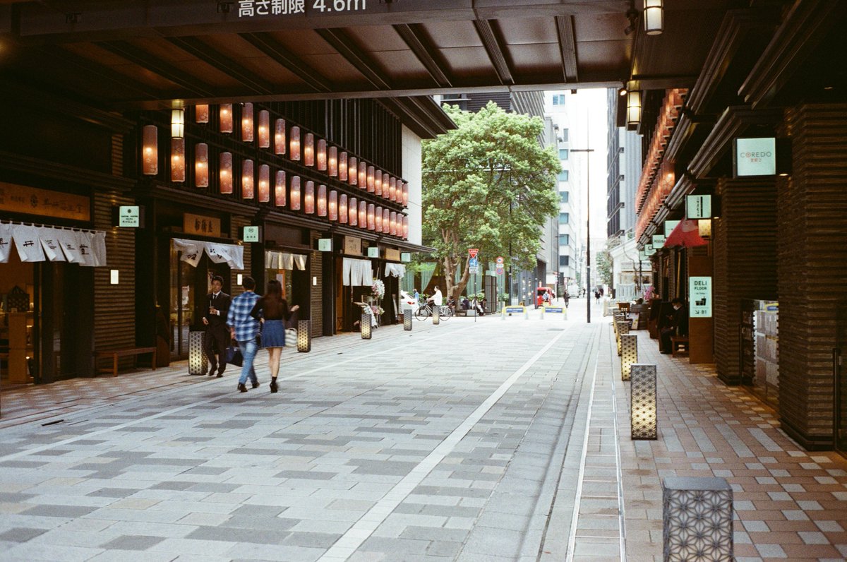 alibi5753's tweet image. #rollei35 でコレド室町

久々に晴れて、体調もいい休日！
出かけずに家のことやろうかなｗ

ローライ35 + #gold200
#フィルムカメラ