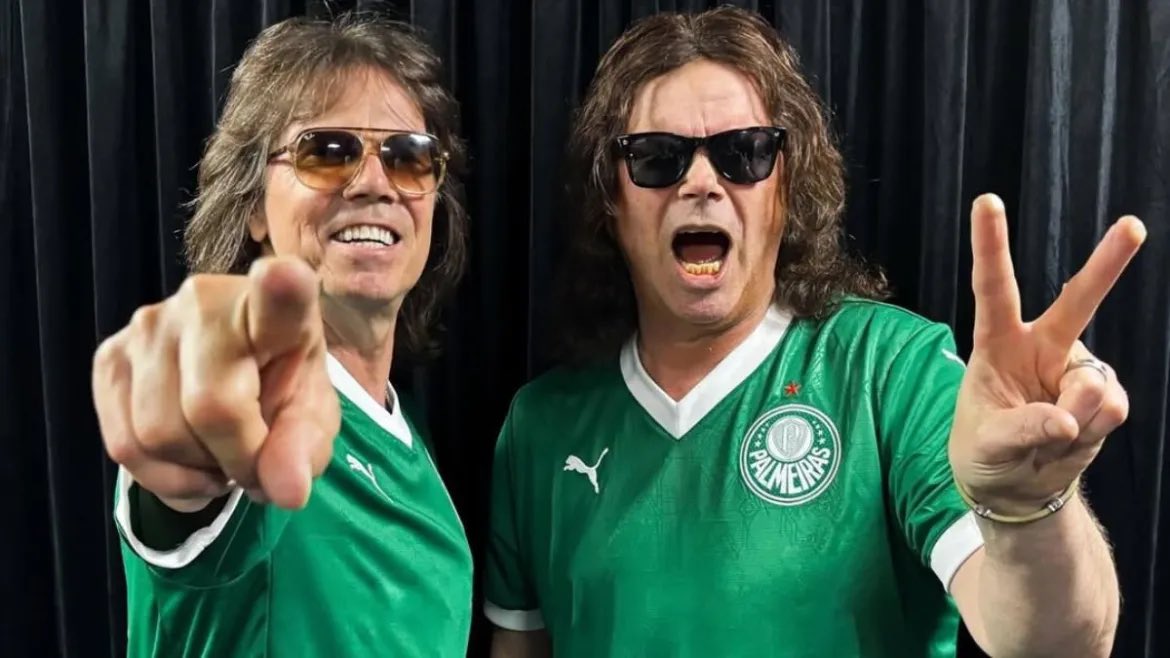 PacoBelmonte_'s tweet image. Icônico: Joey Tempest e John Norum da banda Europe vestem camisa do Palmeiras 🐷🤘🏼