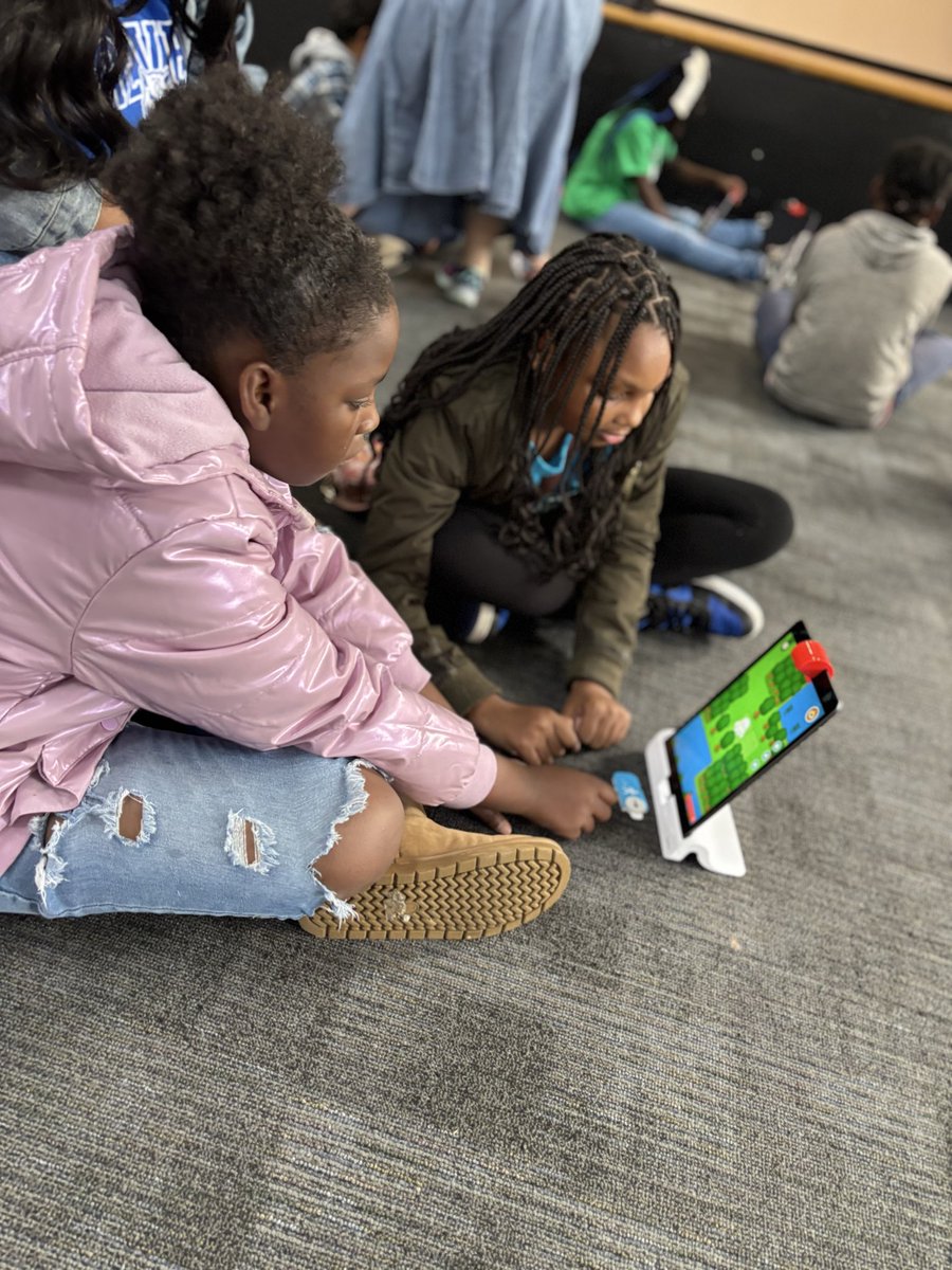DrCSLPadgett's tweet image. We also had a chance to celebrate our Day of Code a little earlier this year! Students got a chance to experience coding in various ways and to think differently! #WhereTheMagicHappens #thinkbig @jasonjstamper @Whitaker_HES