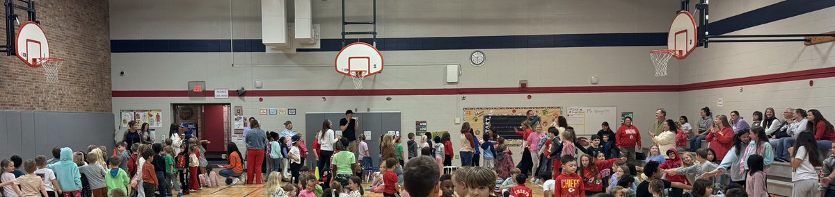 At our November assembly, a few 5th-grade students nominated staff members whom they are thankful for! Staff members even took a victory lap.