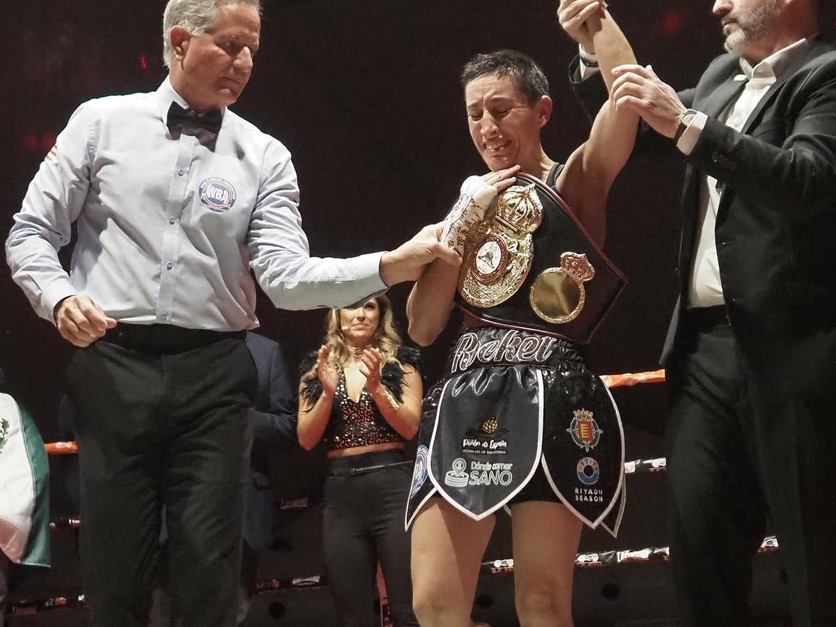 Mariano González Ege
<a href="/margonegea/">Mariano González Ege</a>
95 - 95 97 - 93 y 96 - 94.  Isa Rivero, Finita se ha proclamado Campeona del Mundo del peso átomo versión WBA a pesar de que ha combatido, ante la bravísima mejicana Silvia Torres , Guerrita