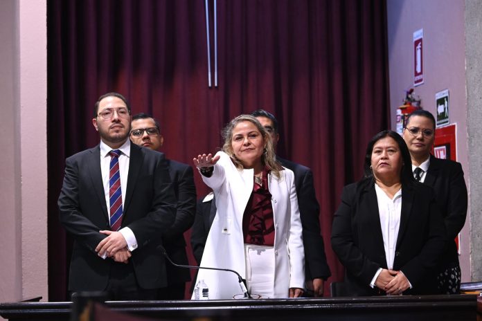 EspejoDelPoder_'s tweet image. Pueblo y gobierno construyen un Veracruz más justo, incluyente y solidario: Sedesol espejodelpoder.com/pueblo-y-gobie… a través de @EspejoDelPoder_