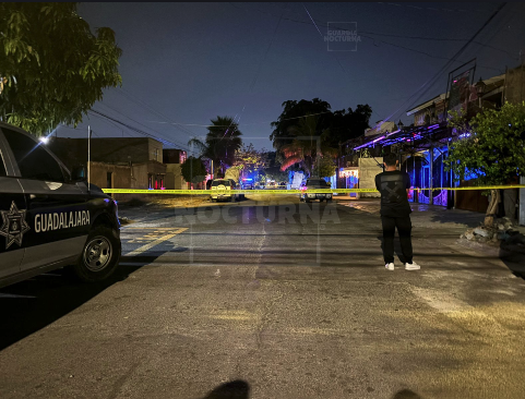 GNocturnaMX's tweet image. #Preliminar Detonaciones de arma de fuego alarmaron a vecinos de la colonia La Echeverría de Guadalajara, tras una agresión al menos cinco personas resultaron lesionadas. En breve más información #GuardiaNocturna