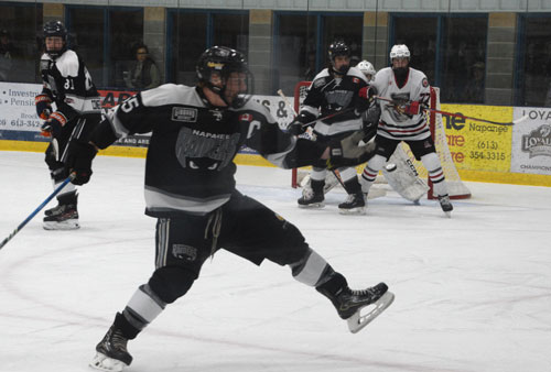 Lambert scores game winner as Napanee Raiders split home-and-home series with Picton Pirates - napaneebeaver.ca/lambert-scores…