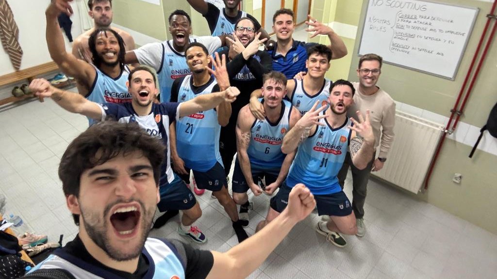 CompeticionFEB's tweet image. 🟠 Previa #TerceraFEB: Equipos en racha ante retos exigentes en la llegada de una exigente jornada

▶ Un sólido @ClubBasquetVic busca la matrícula de honor

📝 Previa completa ⬇
feb.es/2025/11/21/bal…