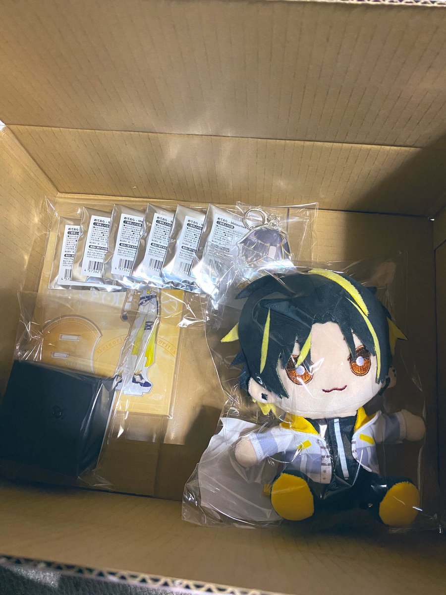 1周年グッズ届きました💛💫 #めておら #明雷らいと #ねえねえらいと