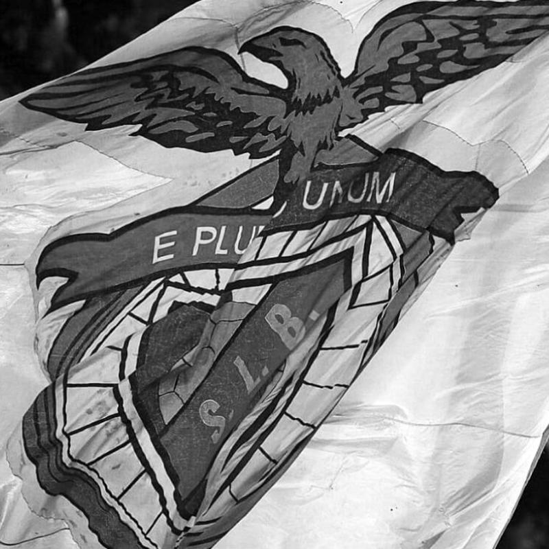 SLBenfica's tweet photo. O Sport Lisboa e Benfica lamenta profundamente o falecimento de Sérgio Caetano, figura incontornável do universo benfiquista e líder dos Diabos Vermelhos.