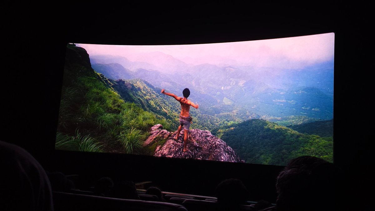 pirate_Guru25's tweet image. #ekō - A Fantastic Malayalam Mystery Thriller Film 🔥...!!!

Terrific first half followed by a very good second half especially the climax is 🥵. Every dog scene is excellent 👌. Story 💯❤️‍🔥.

Dinjith Ayyathan sir &amp;amp; Bahul Ramesh sir 🙇. Overall a Must Recommended Movie 💯👍...!!!