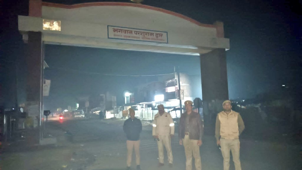 bahraichpolice's tweet image. #SPBahraich के निर्देशानुसार थाना साइबर थाना द्वारा रात्रि जोनल चेकिंग की गई एवं विभिन्न प्वाइंटों पर लगी ड्यूटियों को चेक किया गया तथा ड्यूटीरत पुलिस बल को विशेष सतर्कता बरतने हेतु निर्देशित किया गया।  #Uppolice 
#bahraichpolice
