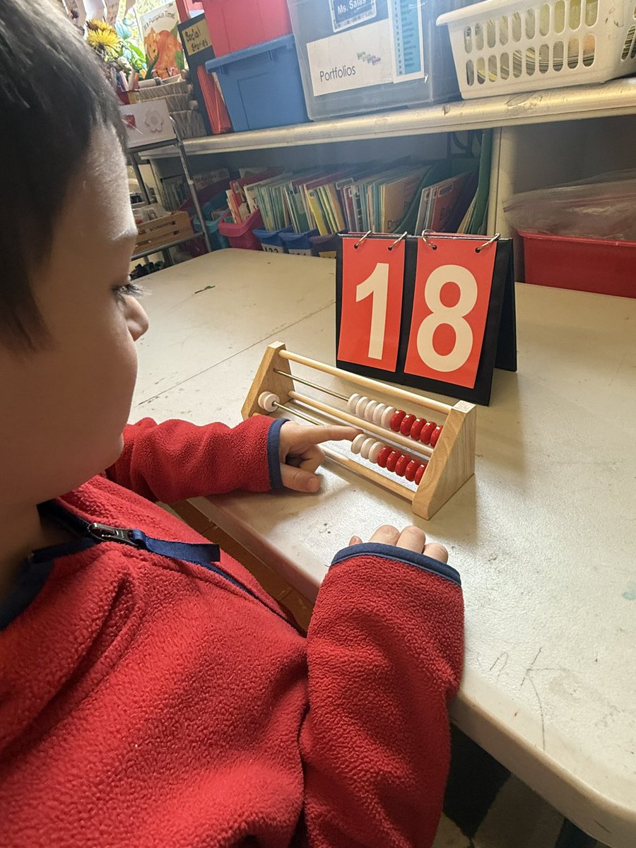 MsGiovannaSalas's tweet image. When I see my students having fun and learning during our Math Lessons, that inspires me to try a new game or to use a new Math material for the next week. #MathisFun @TDSBmath @EarlyYearsTDSB