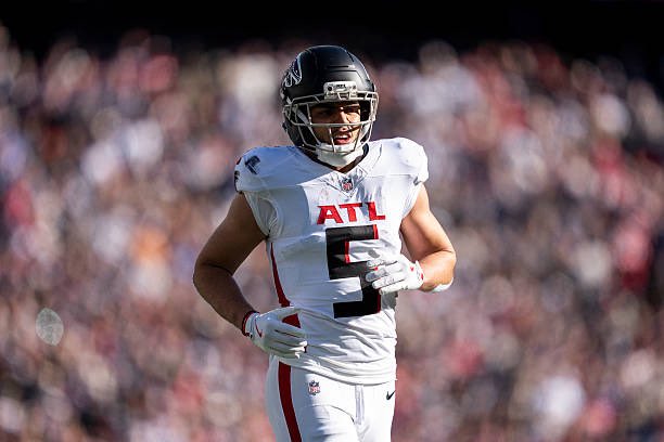 Players ruled out for Sunday include Drake London, Isiah Pacheco, Nate Hobbs, Jayden Reed, Trey Hendrickson, Paulson Adebo, Jaxson Dart, Kayvon Thibodeaux, Terrion Arnold, Marcus Davenport, Kerby Joseph, Rashod Bateman, Tremaine Edmunds, T.J. Edwards, Noah Sewell, Tory Horton,