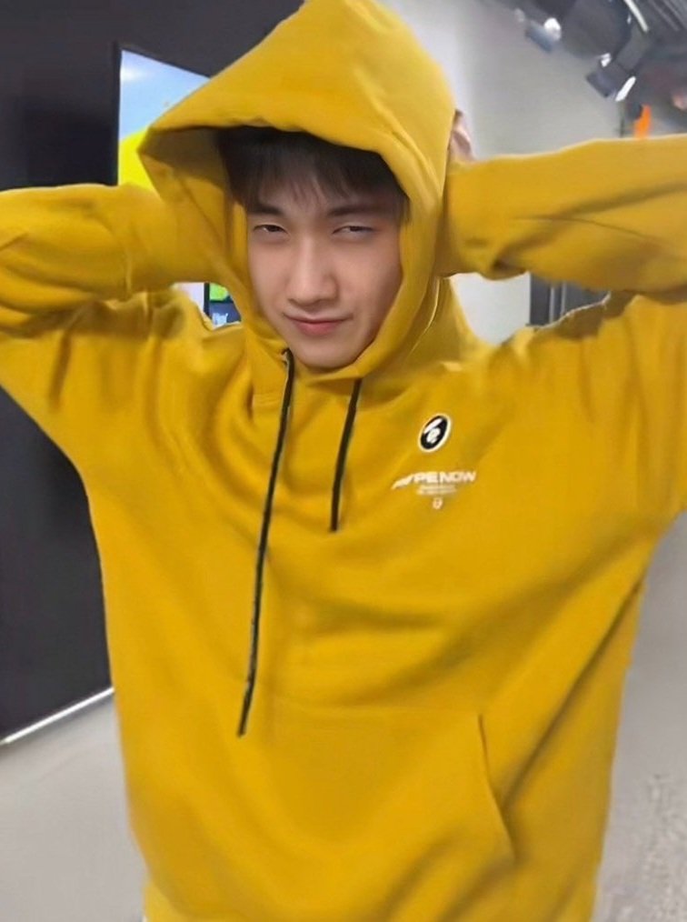 aprs__'s tweet image. เพิ่งรู้ว่าสีเหลืองน่ารักขนาดนี้ 

.　 + 　　　 ˚ 💛 .
　　　 　　　　　　　　　　 　　　　　　
 💛 　 　 + 　　　　　 　 ˚ 
 　 　　　 · 　　 　　💛 　 *.　　　　 　　　　　　
 +　　　　　 　 ˚ 　 · 　 　 
　 *　　💛

‘@___progresss___ ’

✨#ProgressPassawish 
✨#ด้อมภภ 
✨#PSPW