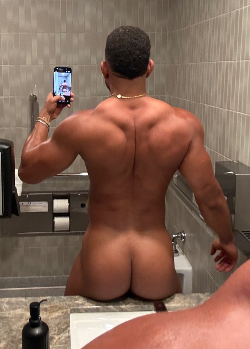 Muscleprinceb's tweet photo. My most viral ass pics 🍑💦 https://t.co/1G90mUpXT8