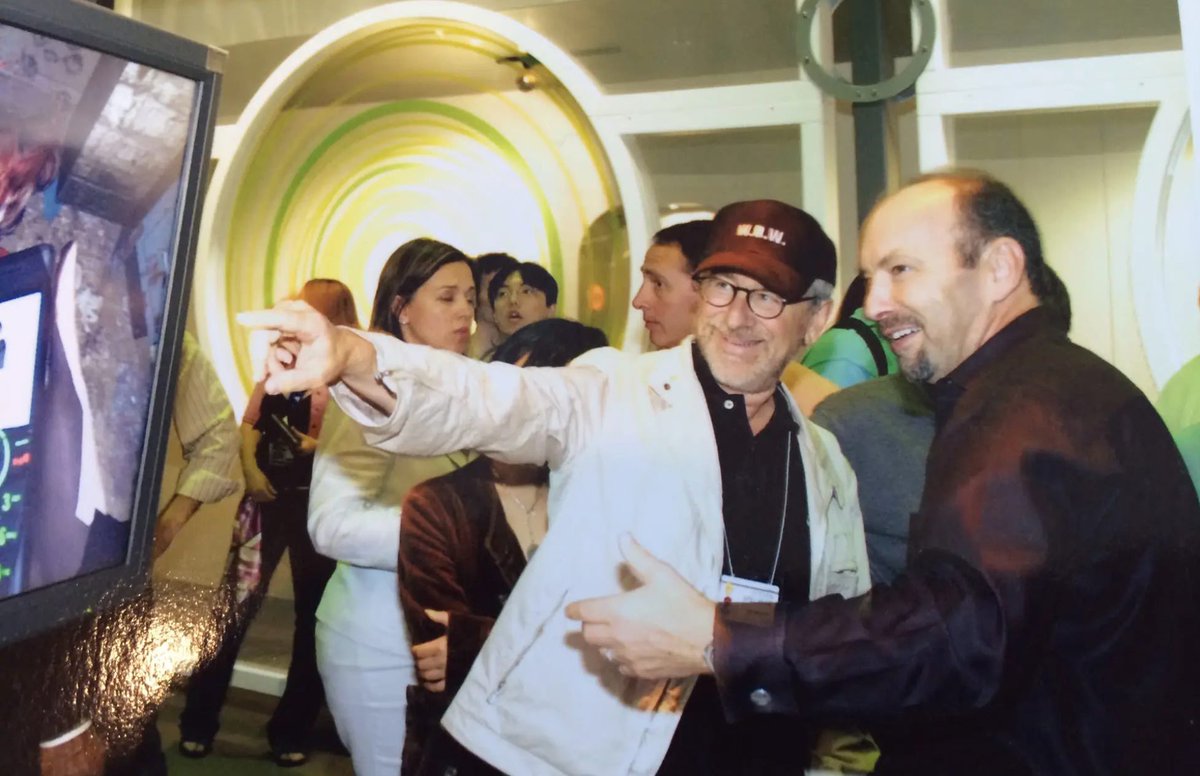 PeterMooreUSA's tweet image. November 22nd marks twenty years since @Xbox 360 arrived, and it still stands as one of the most transformative moments in our industry. We set out to build a console that pushed boundaries, but what truly changed the game was the community that formed around it. Xbox Live…