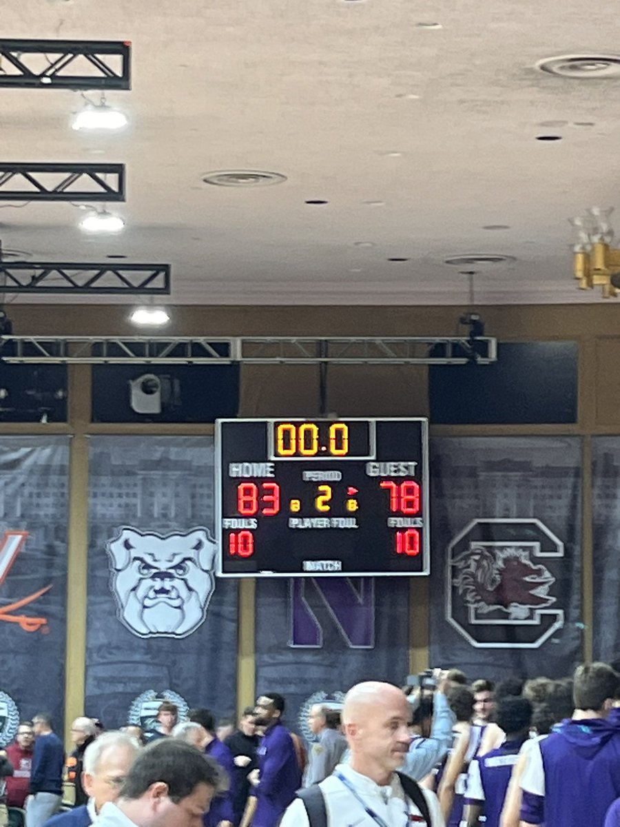 FINAL: #GreenbrierTipOff 🏀

Virginia knocks off Northwestern 83-78 in a thriller.

Thijs De Ridder led the Cavaliers with 26 points and 8 rebounds, Chance Mallory added 16 points and 8 rebounds.

Jayden Reid led the Wildcats with 25 points, 5 assists and 4 rebounds, Arrinten