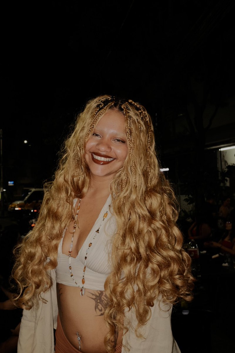 lincebxd's tweet image. eu muito feliz sorridente no meu aniversário ✨