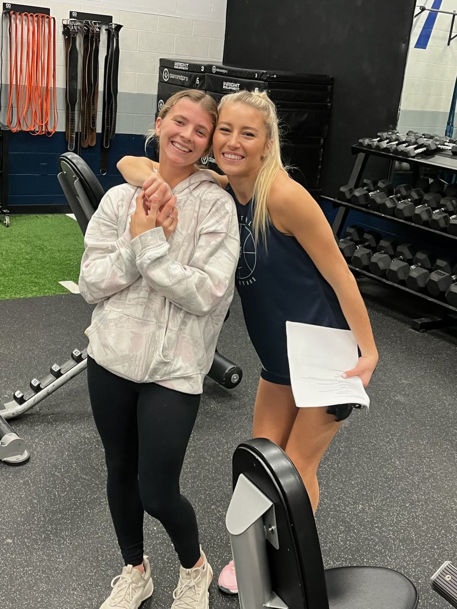 FHCgirlsbball's tweet image. #Program🤍💙