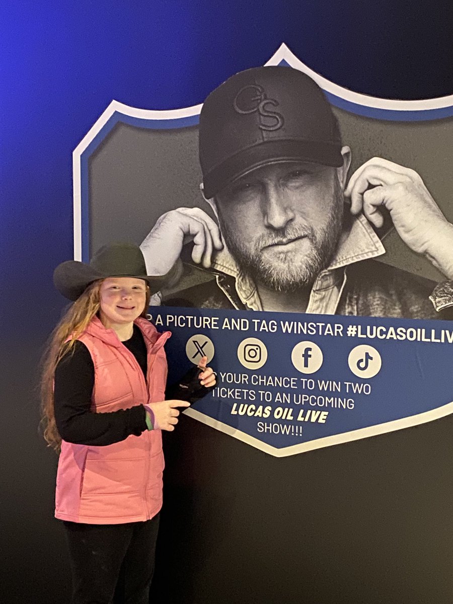 ChrisSchrick's tweet photo. @coleswindell  with my baby girl…#Lucasoillive https://t.co/zmm7ExtyYi