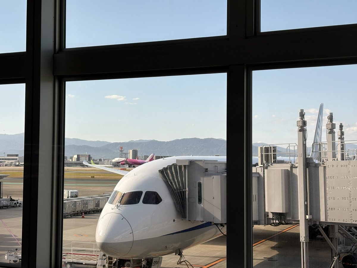 l9o2v4e0's tweet image. 今からカードダス筐体とともに空を飛びます✈️今から2時間、カードダス筐体が空を飛んでいますw