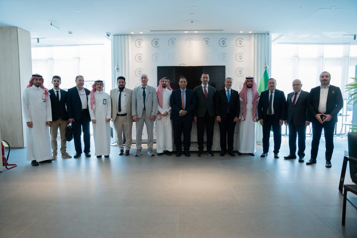 ARTIAD تعزّز التعاون الصناعي في الرياض خلال لقاء رسمي مع المركز الوطني للتنمية الصناعية

عقد نادي رجال الأعمال العربي التركي (ARTIAD) لقاءً موسعًا مع المركز الوطني للتنمية الصناعية في العاصمة الرياض، بمشاركة وفد يضم أكثر من 18 شركة تركية متخصصة في قطاع الصناعات الغذائية وقطاع