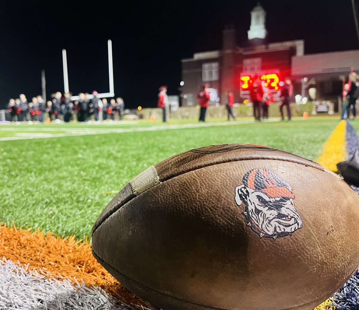 It’s 24-0 <a href="/CmdPanther1/">Rob Hinson</a> over <a href="/haddonsfootball/">Haddonfield Football</a> 2nd q 🏈🏈🏈