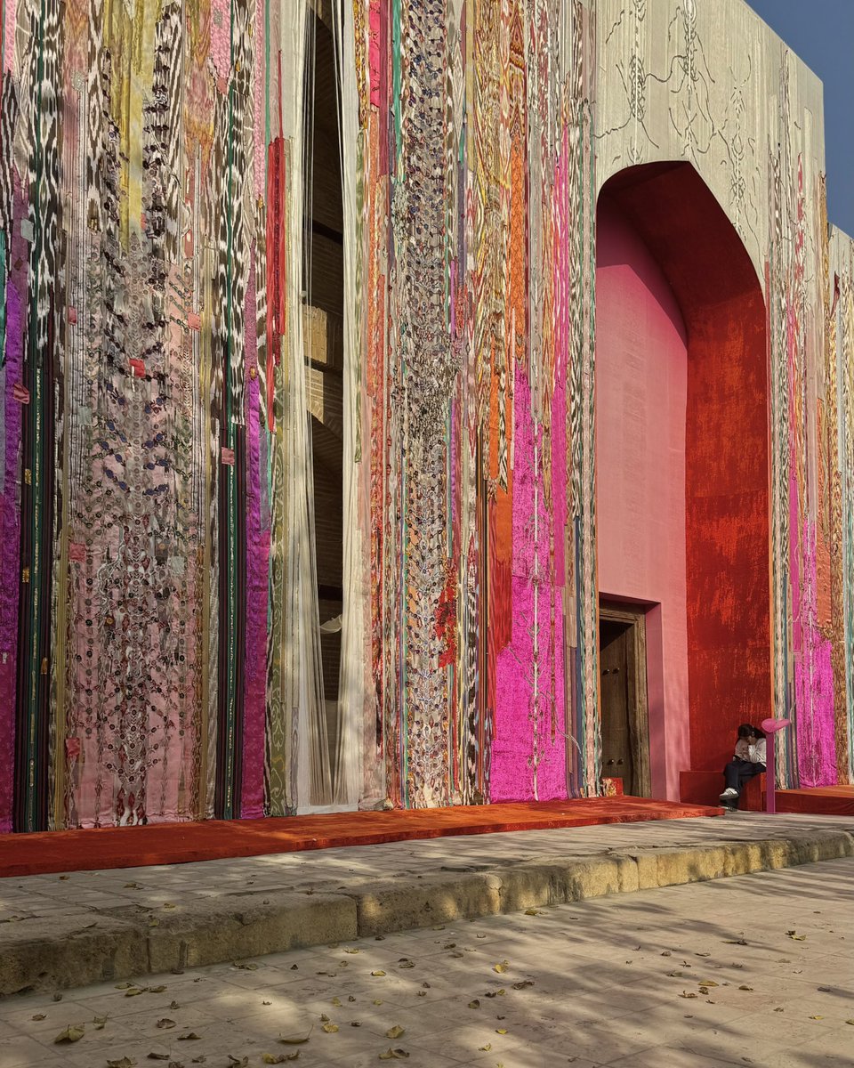 _andede's tweet image. Uzbekistan gets its first Contemporary Art Biennial

Hosted in Bukhara, the ancient Silk Road city, it brings together global artists across historic sites, blending heritage with contemporary art in a deeply thoughtful and beautiful way.