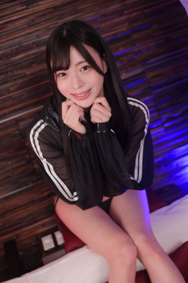 おはるい〜🍀

お仕事の人は頑張ってね！！
お休みの人はゆっくり休んでね！！

みんなにとっていい1日になりますように🌟

衣装→ <a href="/pharfaite_1223/">pharfaite/パルフェット</a>