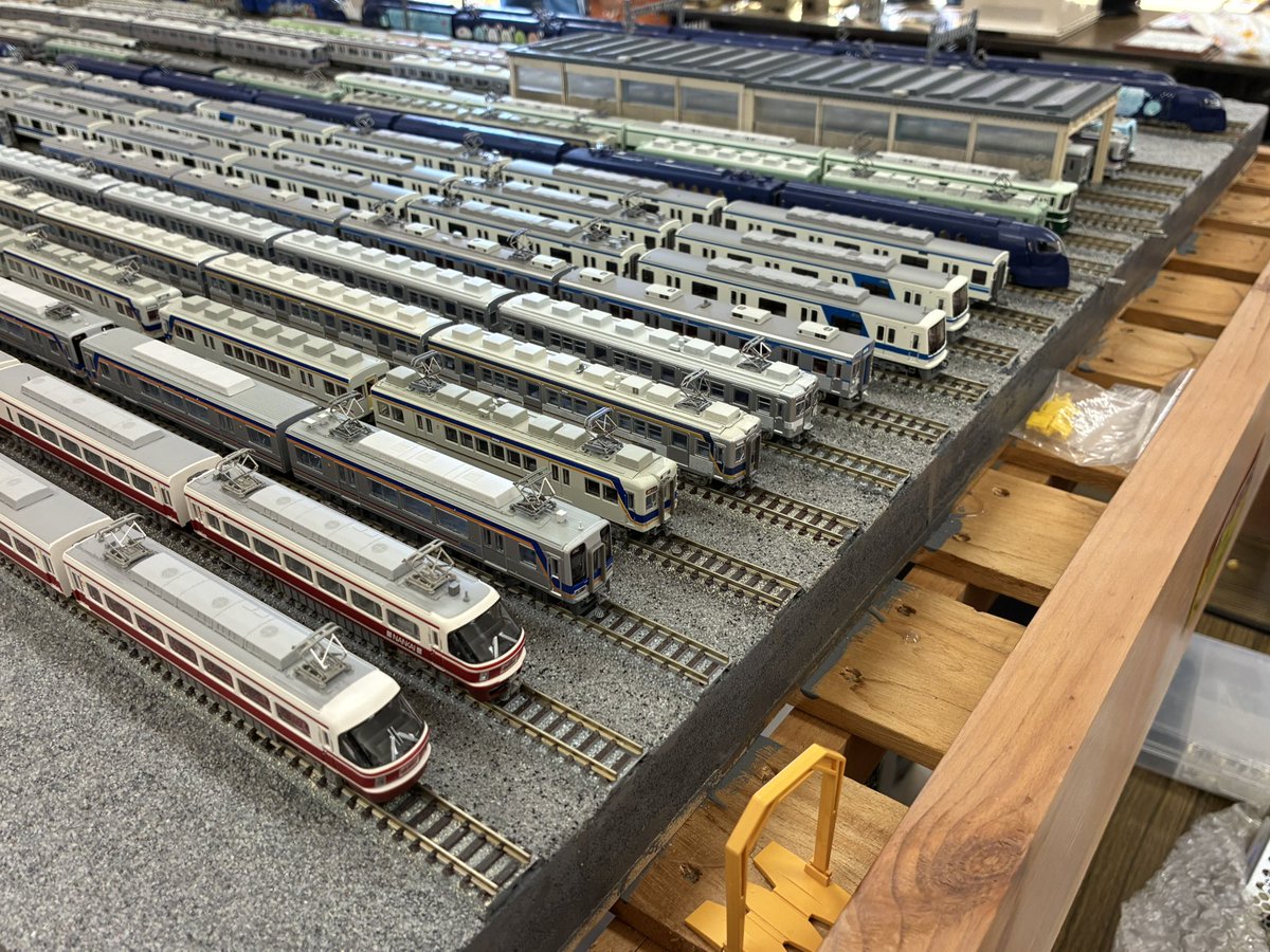 salonNANKAI_t's tweet photo. 2日目開幕です！

昨日よりも部品数をさらに増やして準備完了です！

体験コーナーも本格稼働！

昼からも部品が増えるかも？

本日、17時まで開催中ですので、桃山学院大学和泉キャンパス、3-304に是非お越しください！ https://t.co/PmAkbuqq3j