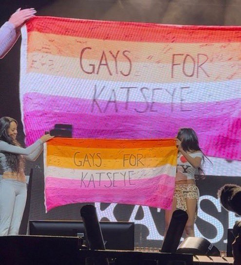 NewsKatseye's tweet image. We stan the right group 🙂‍↕️