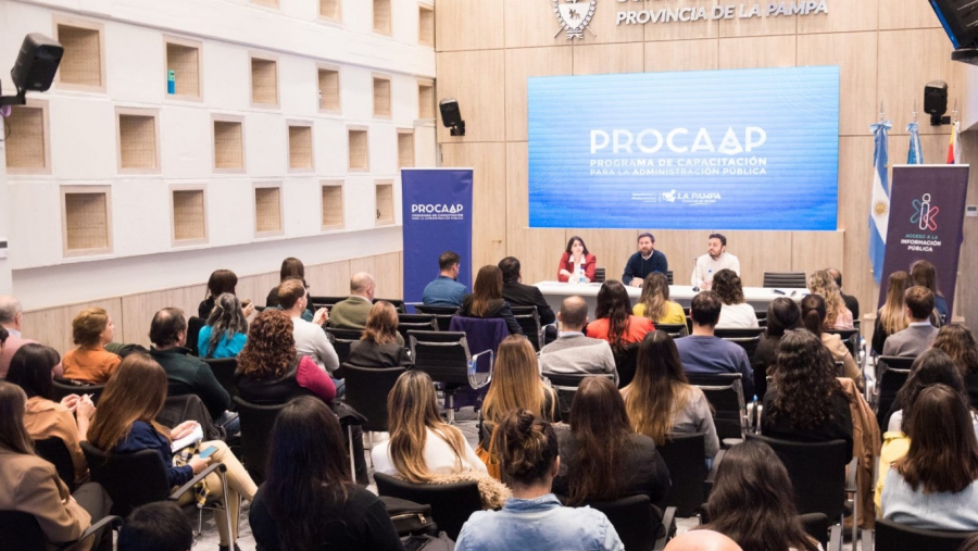 infopico's tweet image. PROCAAP celebra 9 años de éxito con más de 20.000 asistencias en capacitaciones
infopico.com/2025/11/21/cel…