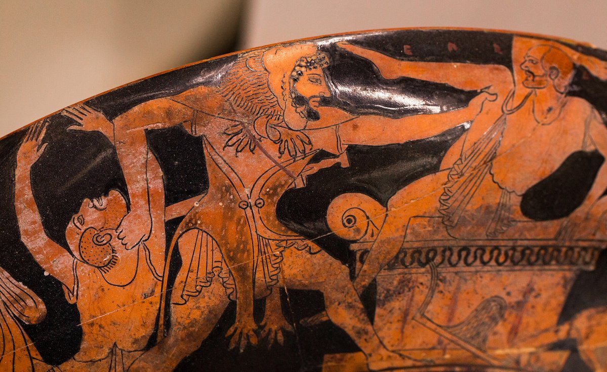 JS_StrngstSldr's tweet image. Heracles is captured y the wicked king of Egypt, Busiris, who is famous for sacrificing foreigners to his gods. At the last moment Heracles escapes and slays the evil king and kills are the idolatrous priests.