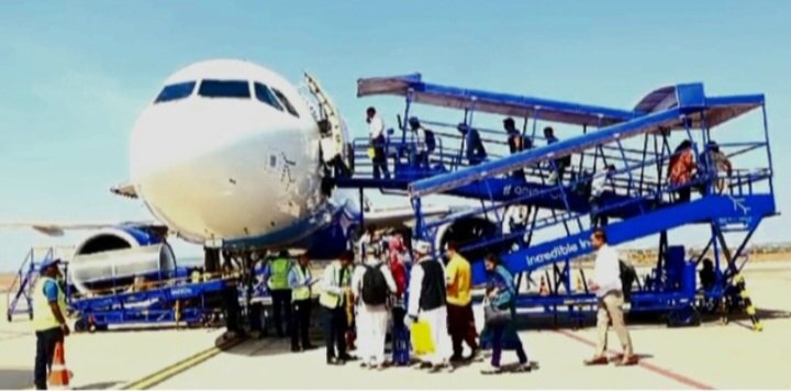 aaihbxairport's tweet image. ಹುಬ್ಬಳ್ಳಿ ವಿಮಾನ ನಿಲ್ದಾಣದಿಂದ 21/11/2025ರಂದು ನಿಗದಿಯಾದ ವಿಮಾನಗಳ ವಿವರ:
ನಿಗದಿತ ಆಗಮನ- 6
ಒಟ್ಟು ಪ್ರಯಾಣಿಕರು-630
ನಿಗದಿತ ನಿರ್ಗಮನ-6
ಒಟ್ಟು ಪ್ರಯಾಣಿಕರು-657
ನಿಮ್ಮ ವಿಮಾನಯಾನ ಸುಖಮಯವಾಗಿಸಲು ಸದಾ ನಿಮ್ಮ ಸೇವೆಯಲ್ಲಿ ನಿರತರಾಗಿದ್ದೇವೆ.
Total pax-1287🙂 sked mov-12
#FlightUpdate
@AAI_Official @AAIRHQSR @aairedsr