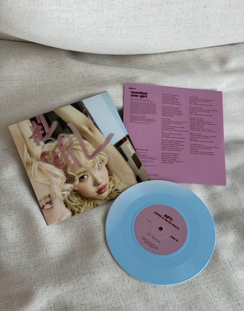 vampirerozay's tweet image. it&apos;s so pretty 🥹🥹🩵