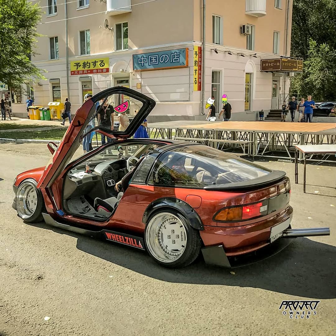 確認(*๓´╰╯`๓)♡画像3枚 ついに「Galaxy Z TriFold」の実機動画が公開！折りたたみ時の厚みは指