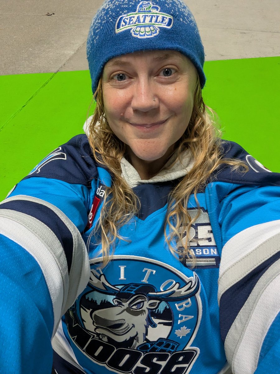 I don't have a Milic Manitoba jersey, and I just wore his Tbirds jersey, so I figured my Bauer Manitoba Moose would work for tonight!