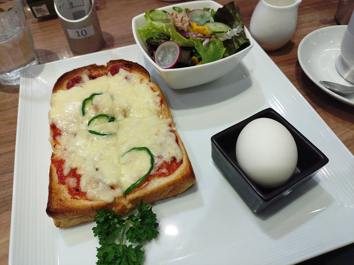 コーヒー2杯飲めて朝ごはんも付いて1柴はそこそこ高いコスパ☕🤤