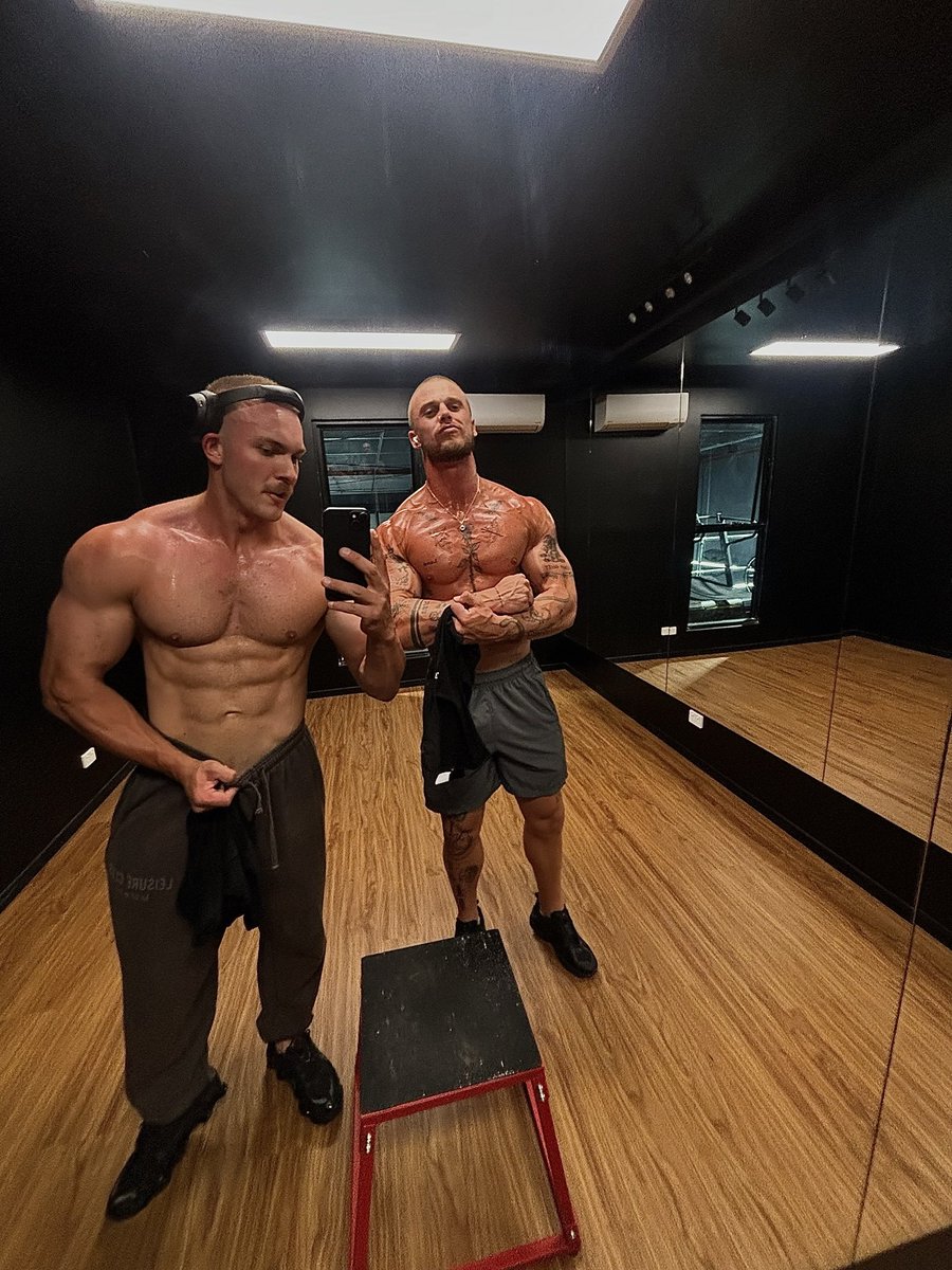 dejvhz's tweet photo. New cod is out and we’re all having fun but let’s be real you still feel like a lazy fat fuck when you take your shirt off.

Don’t know where to start? I fkn love this shit and id be more than happy to help.
Sign up here. No bullshit.

https://t.co/EkPDxMvtRl https://t.co/Hf75Owzl9z