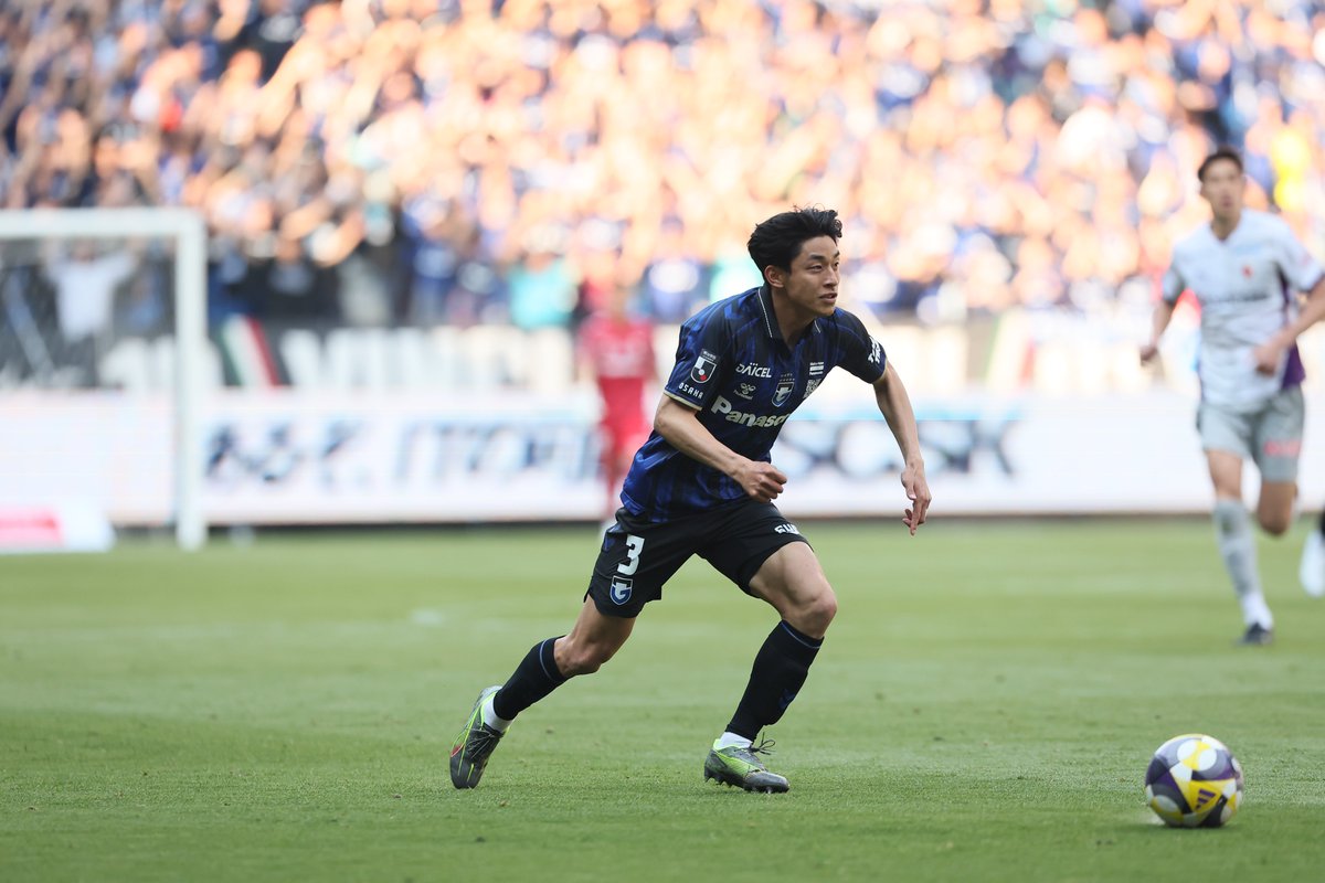 zonewebofficial's tweet image. J1リーグも残り2試合⚽️⚽️

今季のJ1リーグ敵陣パス数 TOP5 ✨

1️⃣ 🟠 マテウス・ブエノ（清水エスパルス） 1133
2️⃣ 🟡 小泉佳穂（柏レイソル） 1093
3️⃣ 🟠 乾貴士（清水エスパルス） 1003
4️⃣ 🔵 半田陸（ガンバ大阪） 967
5️⃣ 🟡 小屋松知哉（柏レイソル） 953

📷：徳原隆元＆柳瀬心祐

#Jリーグ…