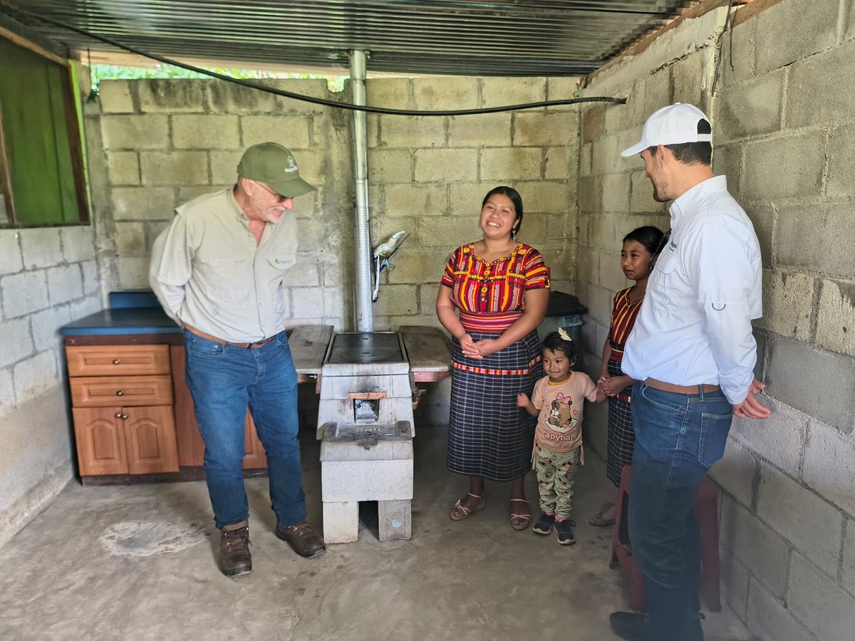 GtLiberal's tweet image. La comunidad de Asunción Chivoc en San Juan Sacatepéquez, celebró junto a aliados la declaratoria de #Chivoc libre de pisos de tierra. Angel oliva gerente de gestión de #Progreso, comentó acerca de este gran logro alcanzado que mejorará la calidad de vida de los pobladores.