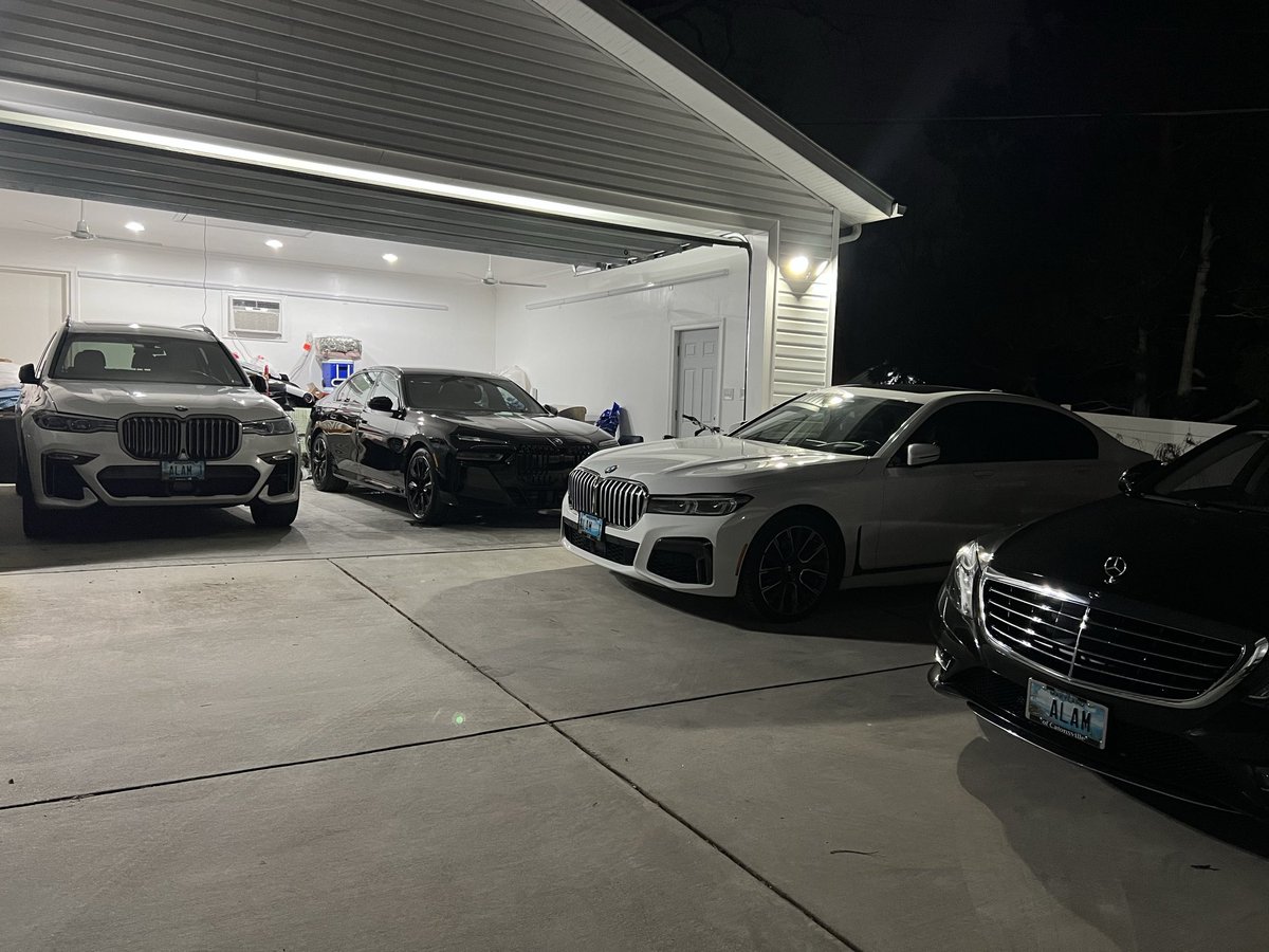 JamshedUSA's tweet image. @BMW 
@BMWUSA
@BMWGroup
@MercedesBenz 
@MercedesBenzKSA 
@MercedesBenzInd I am extremely disappointed with BMW. My BMW X7 M50i, the flagship SUV, required a transfer case replacement costing about $10,000. This is absolutely unacceptable. Has anyone else experienced transfer case…