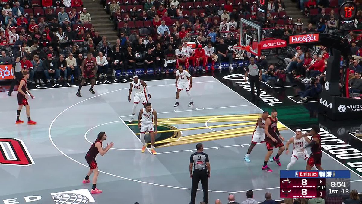 Giddey showing off his vision early vs. Miami 👀

@joshgiddey | @CHSN__ 